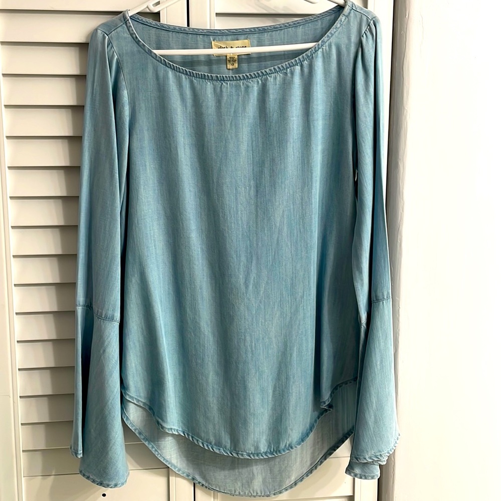 💗Cloth & Stone chambray denim shirt